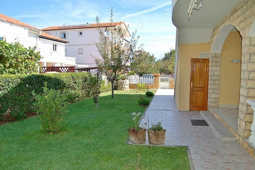 Apartment In Privlaka With Terrace, Air Conditioning, Wi-Fi, Washing Machine Kültér fotó