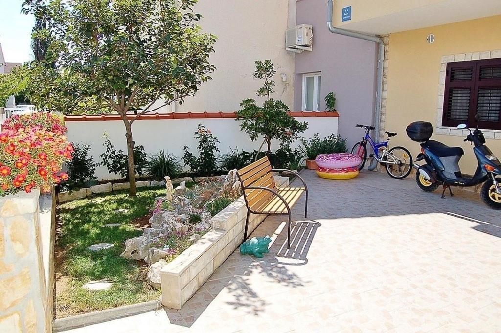 Apartment In Privlaka With Terrace, Air Conditioning, Wi-Fi, Washing Machine Kültér fotó